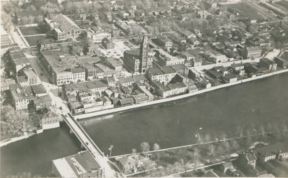Belleville Ontario from the Air (HS85-10-36726)