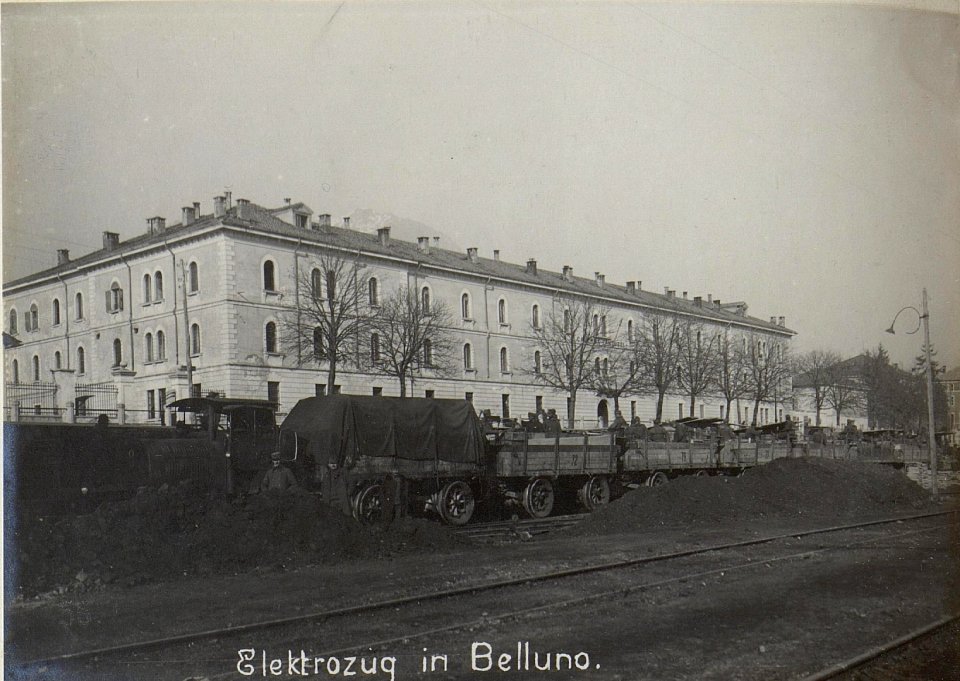 Belluno, Elektro-Zug. (BildID 15667477)