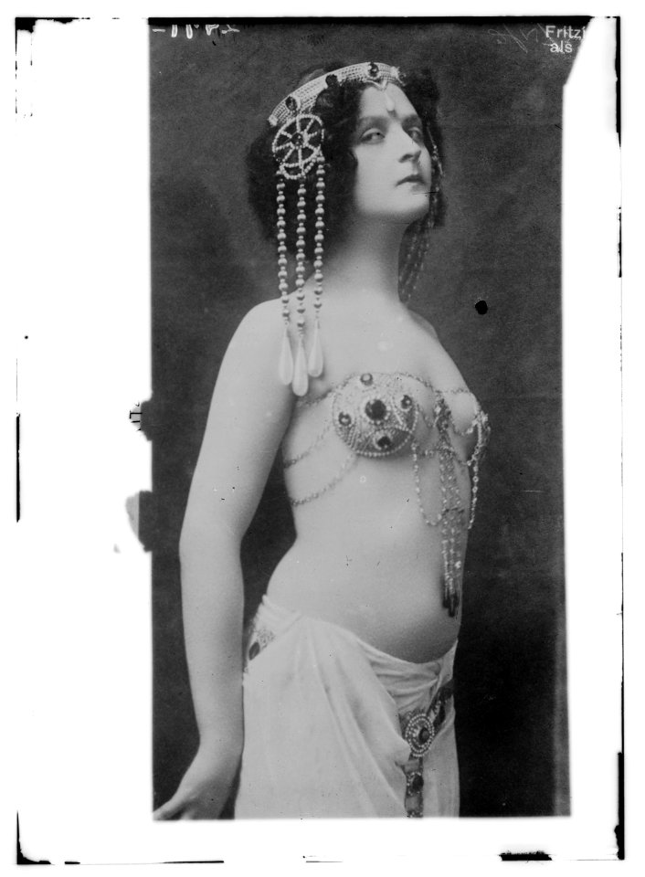 Belly dance performer Fritzi Schaffer as Salome LCCN2014691168