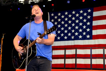Ben Lashey sang a version of 'The Star-Spangled Banner' 4th of July 2019