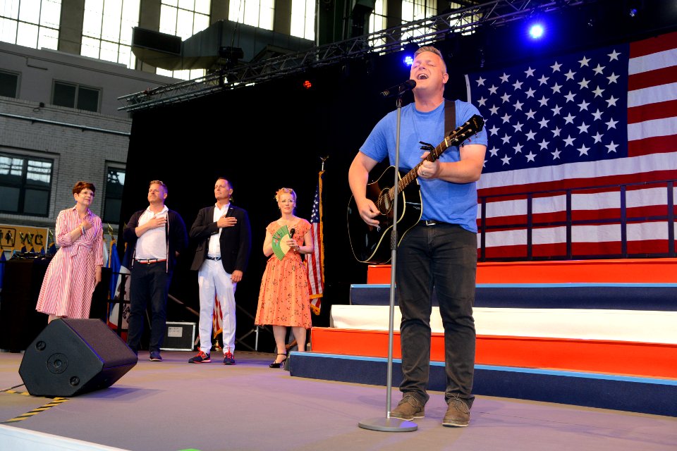 Ben Lashey sang a version of 'The Star-Spangled Banner', 4th of July 2019