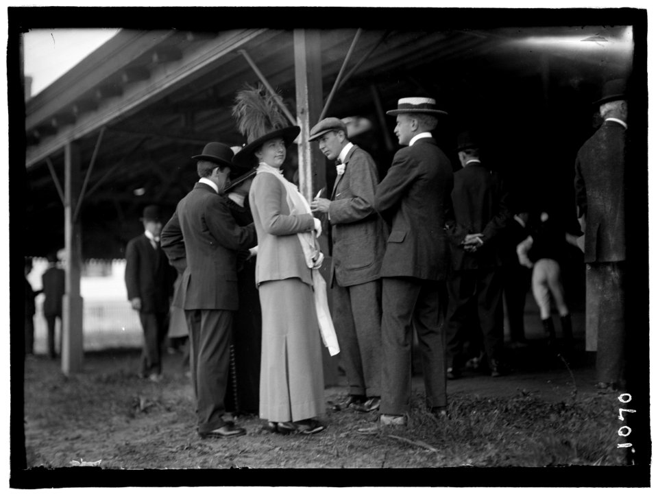 BENNING RACES. MISS HELEN TAFT LCCN2016863659