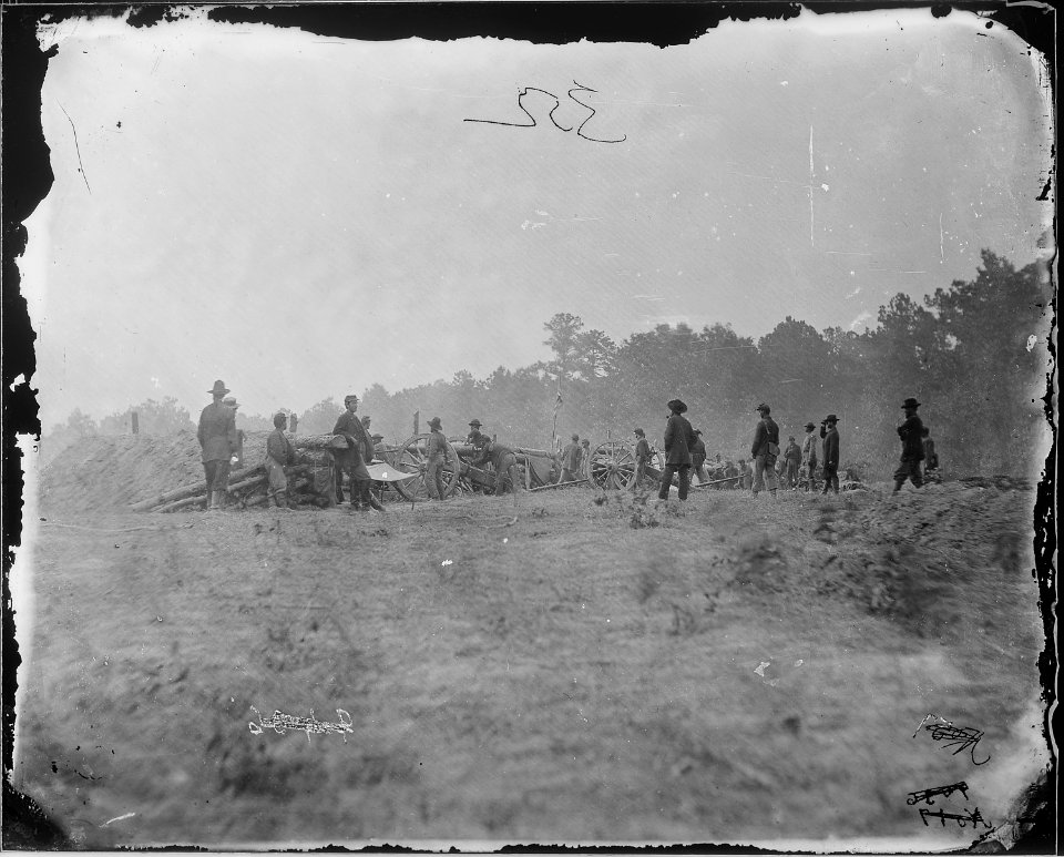 Benson's battery behind earthworks. At Fair Oaks or Seven Pines, Va.. - NARA - 524771