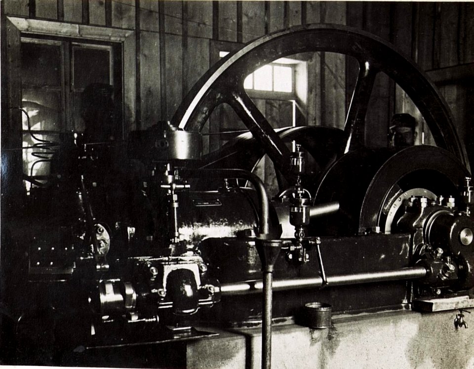 Benzinmotor der Seilbahnstation 106. (BildID 15583423)