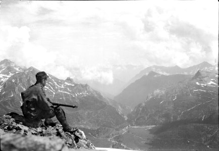 Beobachtungsposten mit Blick auf italienisches Gebiet - CH-BAR - 3238874