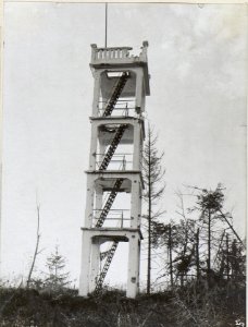 Beobachtungsturm am Schlossberg bei Tolmein (BildID 15597546)
