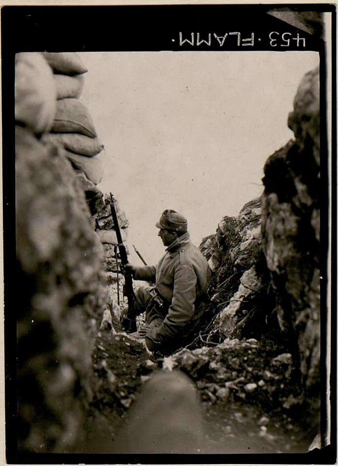 Beobachtungsposten am Kamm des Monte Sabotino (BildID 15732684)