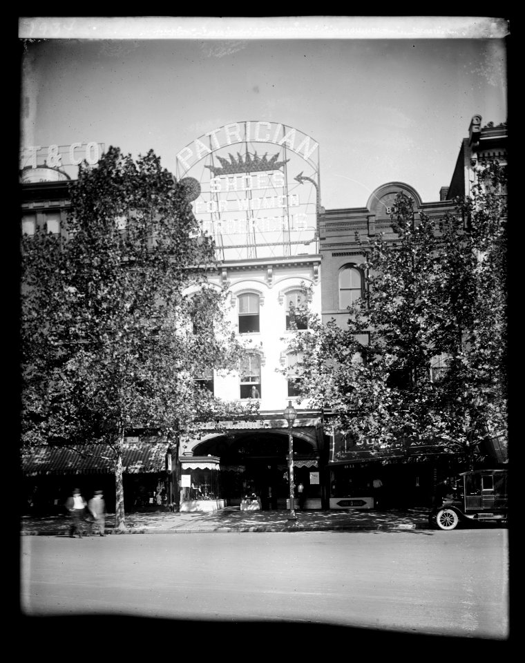 Berberich's, Pa. Ave., (Washington, D.C.) LCCN2016824042