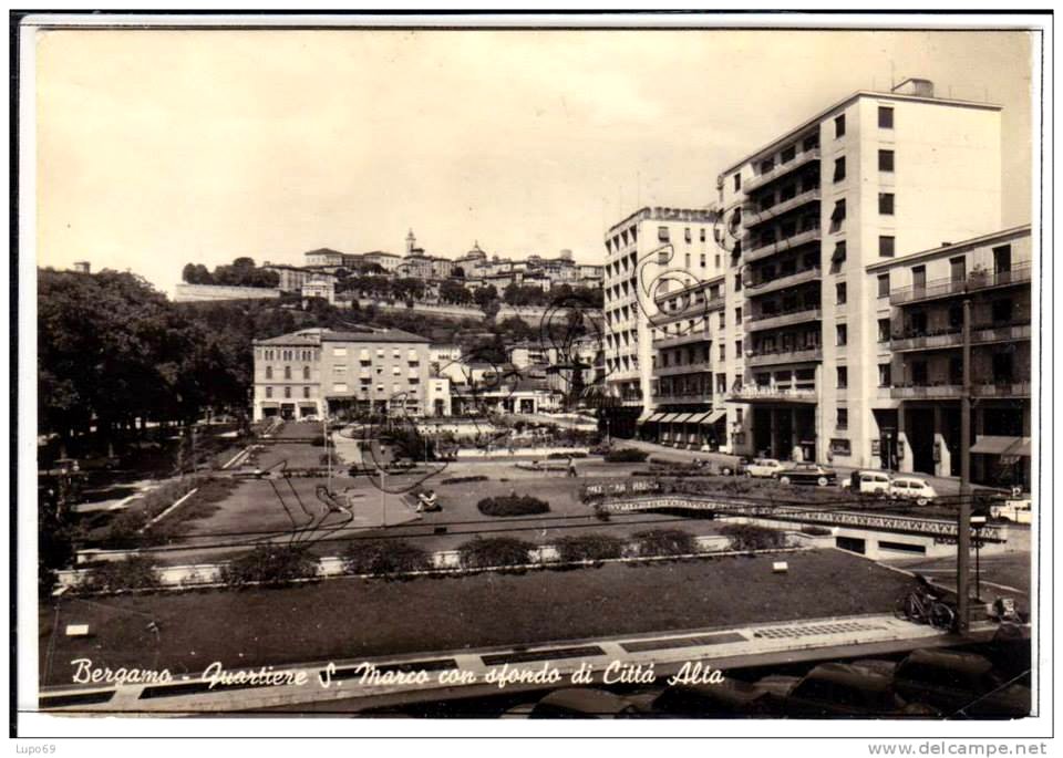Bergamo - Quartiere S. Marco con sfondo di Città Alta