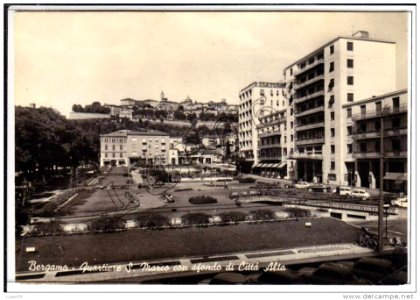 Bergamo - Quartiere S. Marco con sfondo di Città Alta