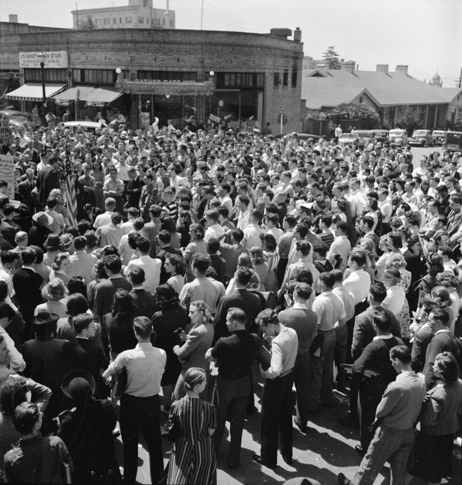 Berkeley, California. University of California Student Peace Strike - NARA - 532103 (cropped)