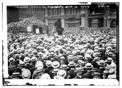 Berkman Addressing Anarchists, Union Sq., 7-11-14 LCCN2014696536