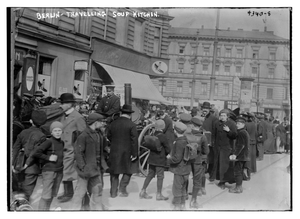 Berlin - travelling soup kitchen LCCN2014705499