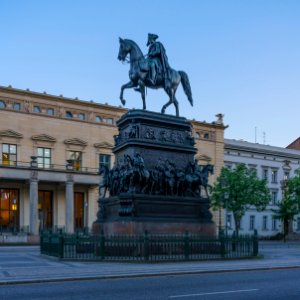 Berlin UdL monument asv2018-05