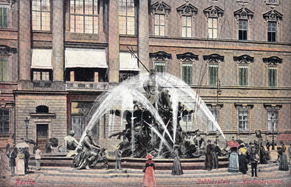 Berlin — Schloßplatz und Neptunbrunnen