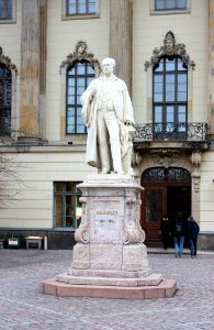 Berlin-Mitte, Humboldt University, memorial to Hermann von Helmholtz