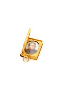 Berlock i guld med miniatyrporträtt av Napoleon I, 1810-tal - Skoklosters slott - 92349
