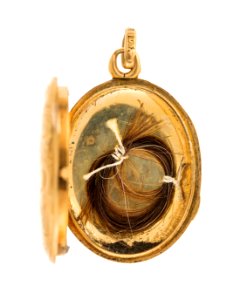 Berlock med hårlock från Wilhelmina Kempe, 1865 - Hallwylska museet - 110565