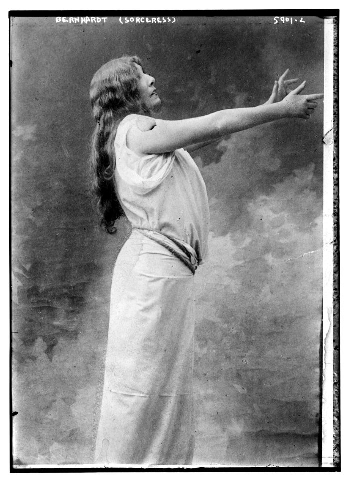 Bernhardt (Sorceress) LCCN2014715479