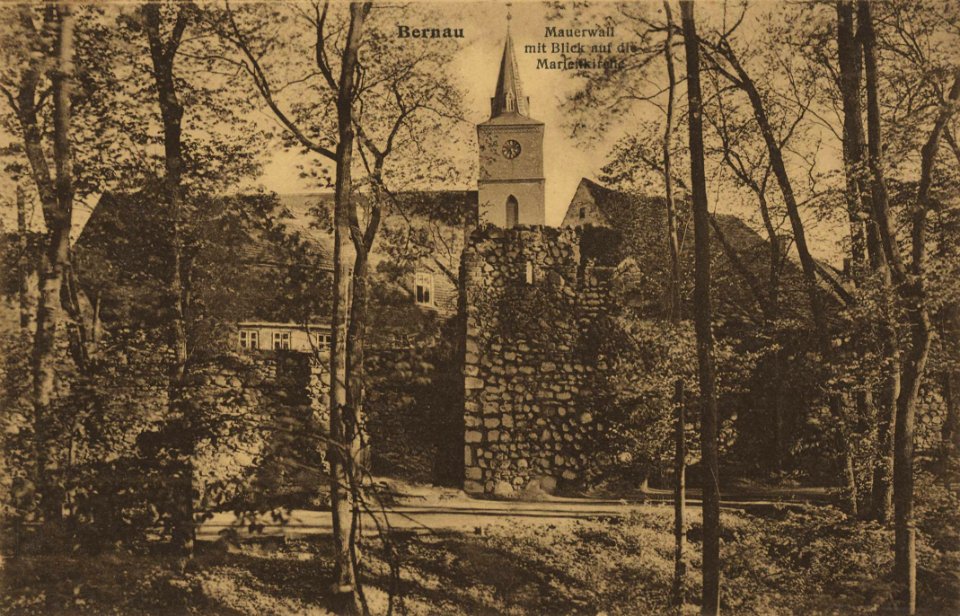 Bernau (Mark), Brandenburg - Mauerwall mit Blick auf die Marienkirche (Zeno Ansichtskarten)