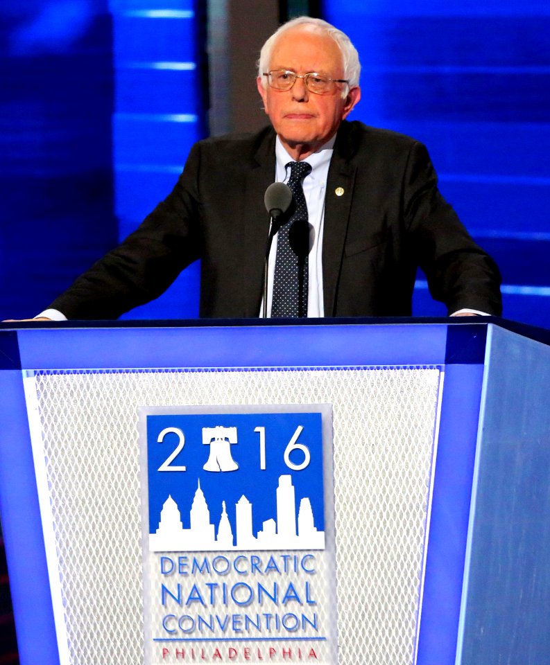 Bernie Sanders DNC July 2016 (cropped)