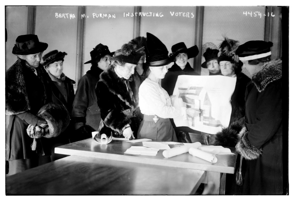 Bertha M. Furman instructing voters LCCN2014706153