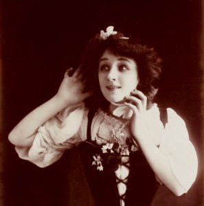 Berthe Bovy, btv1b8596946r-p029 (cropped)