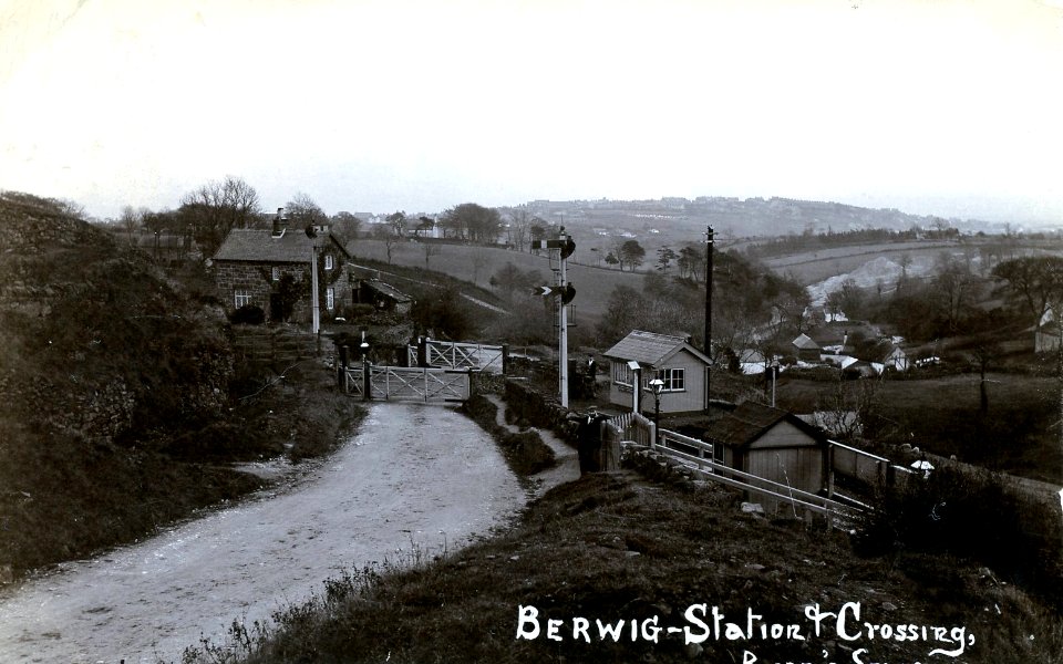 Berwig Halt railway station (postcard)