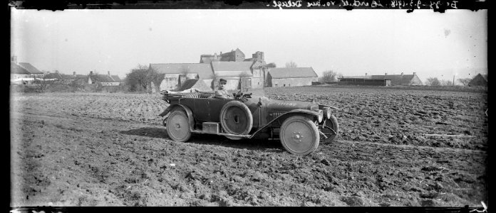 Berzy. 09-03-18. RB en voiture Delage - Fonds Berthelé - 49Fi1099