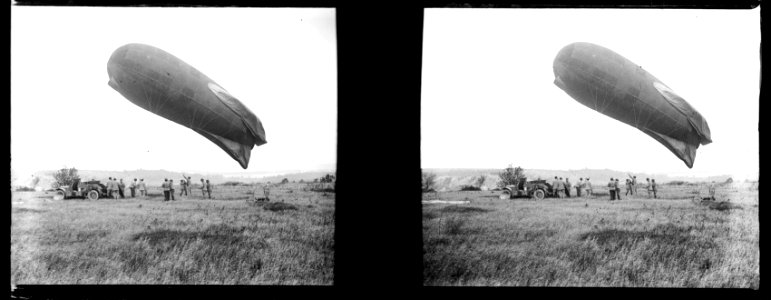 Berzy. Ballon captif de 180m3 et son treuil - Fonds Berthelé - 49Fi464