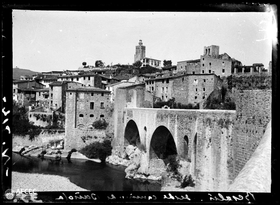 Besalú, vista des del pont romànic