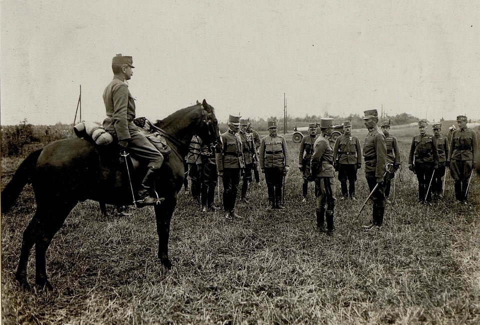 Besichtigung der Schützen der 2.Kavalleriedivision der 7. Armee am 24.8.1916 (BildID 15549866)