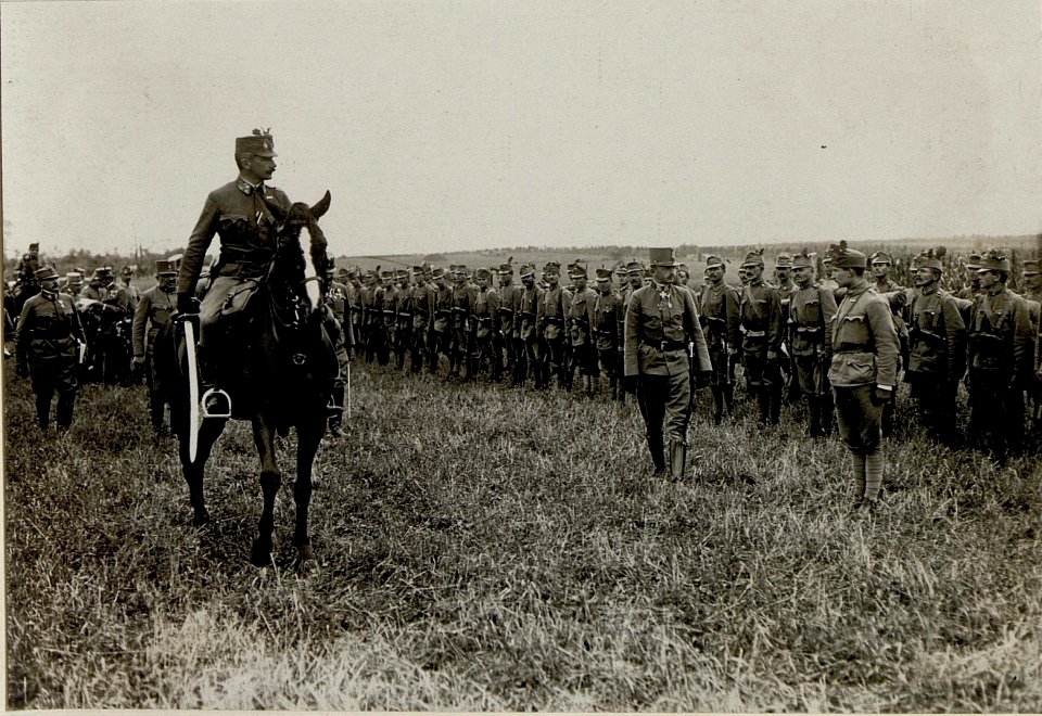 Besichtigung der Schützen der 2.Kavalleriedivision der 7. Armee am 24.8.1916 (BildID 15549873)