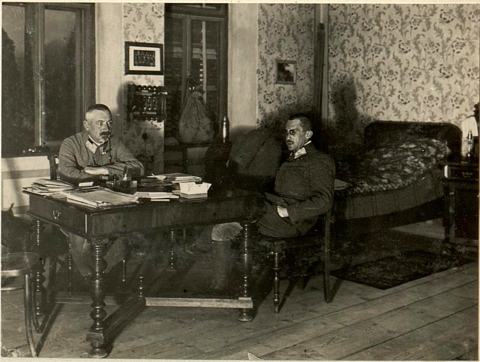 Besprechung mit dem Sanitätschef der 48.ITD in Kötschach. (BildID 15471660)