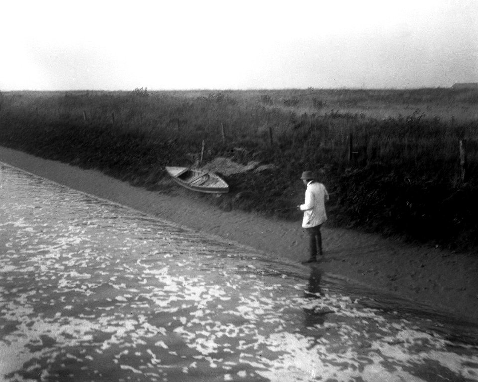 Beside a drain YORYM-S336