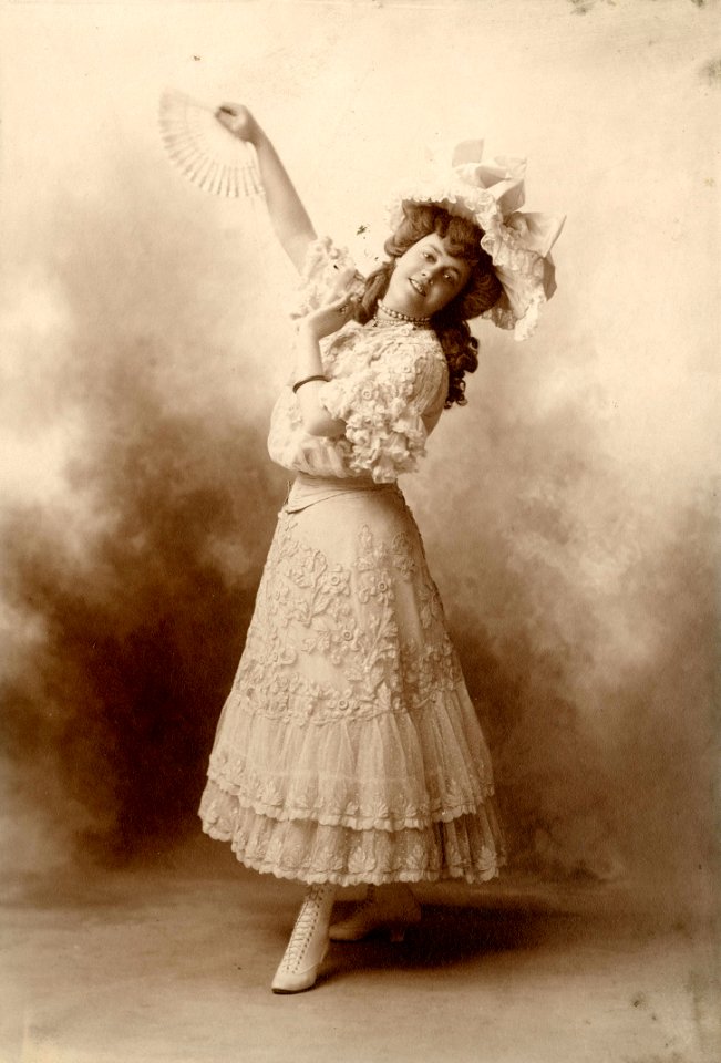 Bessie Lucier, vaudeville actress (SAYRE 5707)