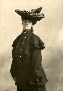 Bessie La Bell, stage actress (SAYRE 5734)