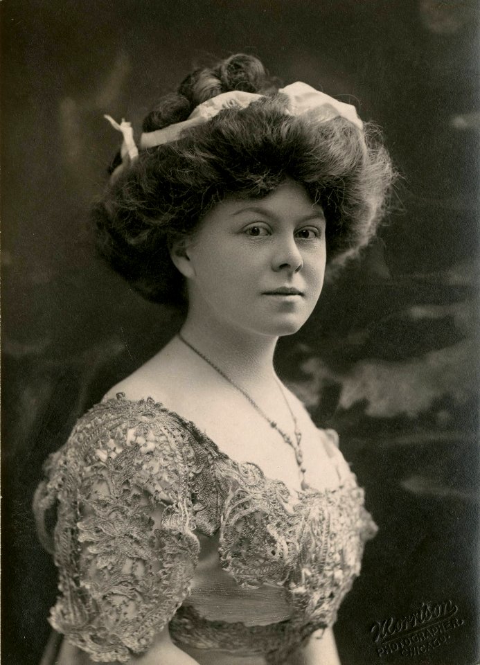 Bessilee Merrill, stage actress (SAYRE 6523)
