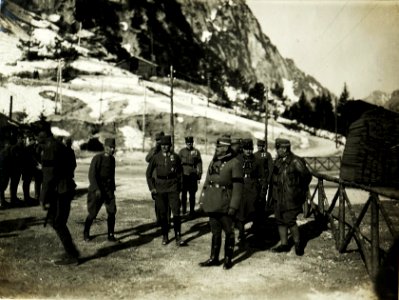 Besuch des Armeekomdt.Exellz.v.Krobatin im Abschnitte III. (Gruppe Fella.) (BildID 15500043)