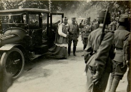 Besuch des Apostolischen Feldvikars Bjelik (BildID 15526988)