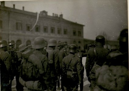 Besuch Kaiser Karl in Trient. (bei Kaiserjäger.) (BildID 15515133)