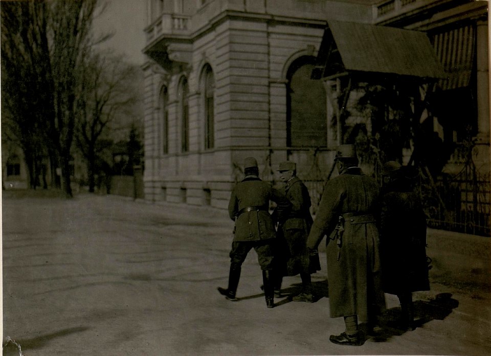 Besuch Sr.Exellz.Feldm.Hötzendorf beim 10.Armee Komdo.am 23-II.1918. (BildID 15512882)