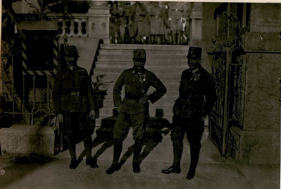 Besuch Sr.Kaisrl.Hoheit Erzh.Heinrich, Peter u. Josef Ferdinand, beim 10.A.K. (BildID 15510586)