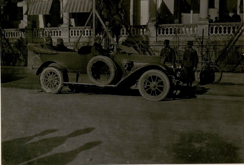 Besuch Sr.Kaisrl.Hoheit Erzh.Heinrich, Peter und Josef Ferdinand, beim 10.A.K. (BildID 15510614)