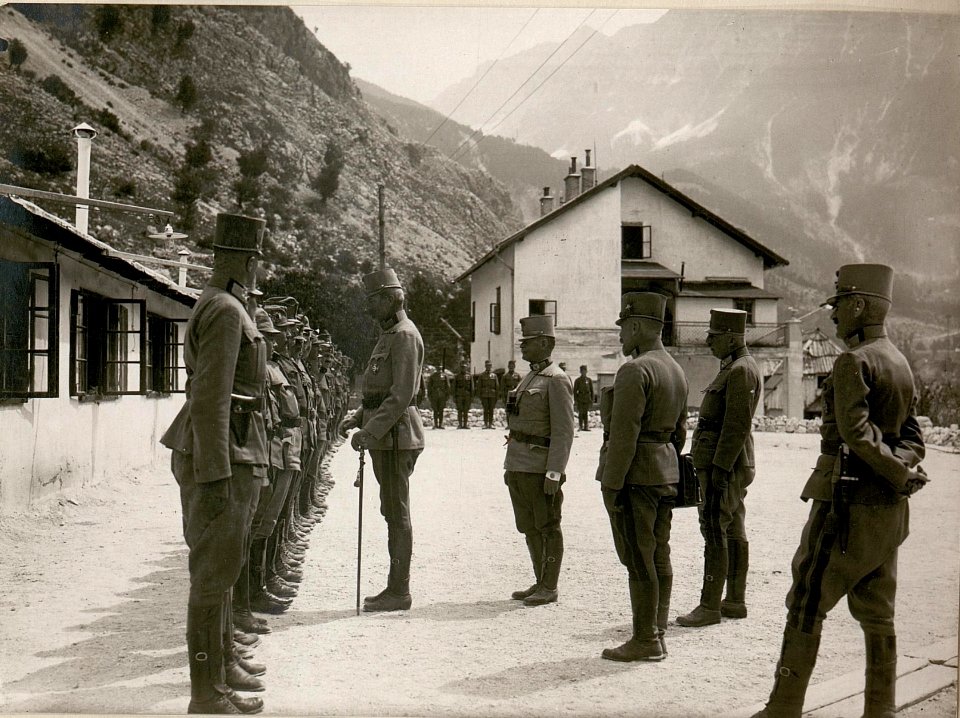 Besuch Sr.Kaiserl.Hoheit Erzh.Eugen in Soca. (31-7.1917.) (BildID 15801550)