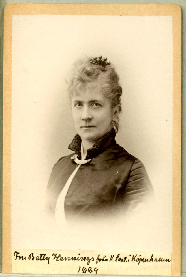 Betty Hennings, porträtt - SMV - H3 225