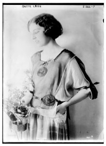 Betty Lynn LCCN2014711888