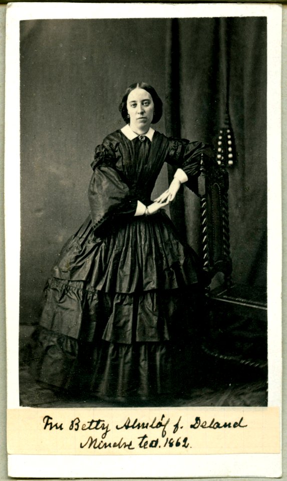 Betty Almlöf, porträtt - SMV - H1 029
