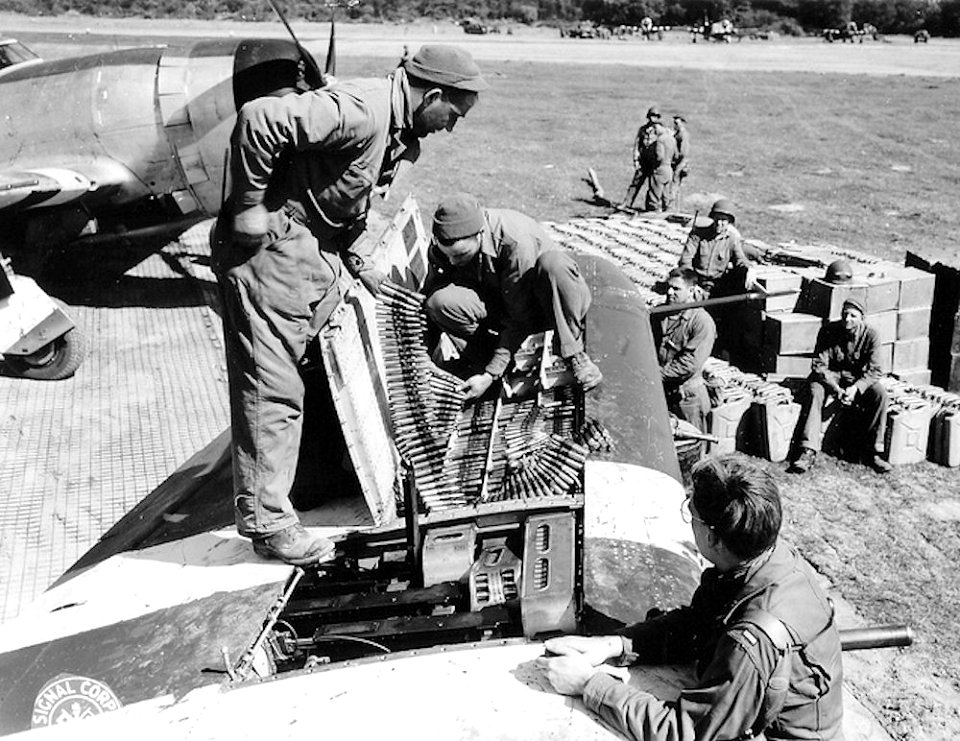 Beuzeville Airfield - Mechanics