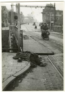 Bevrijding van Groningen - lijk Duitse militair